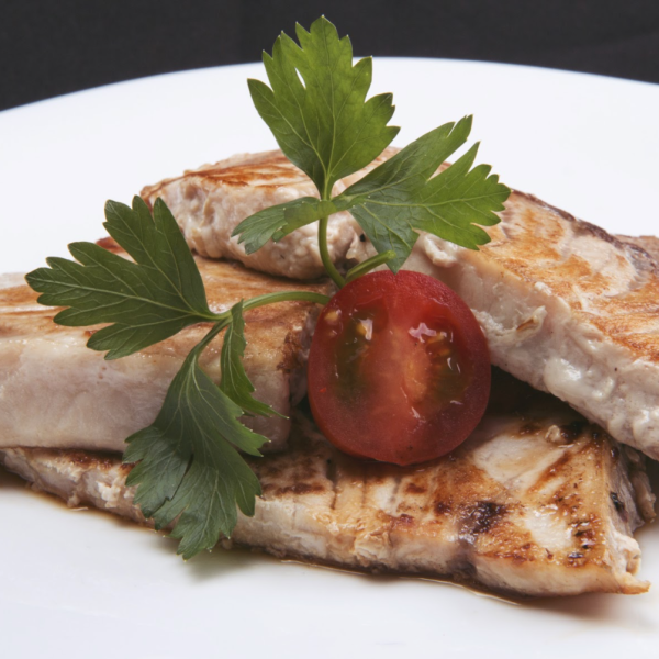 Pez espada a la plancha con guarnición