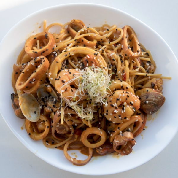 Spaghettis con frutos del mar